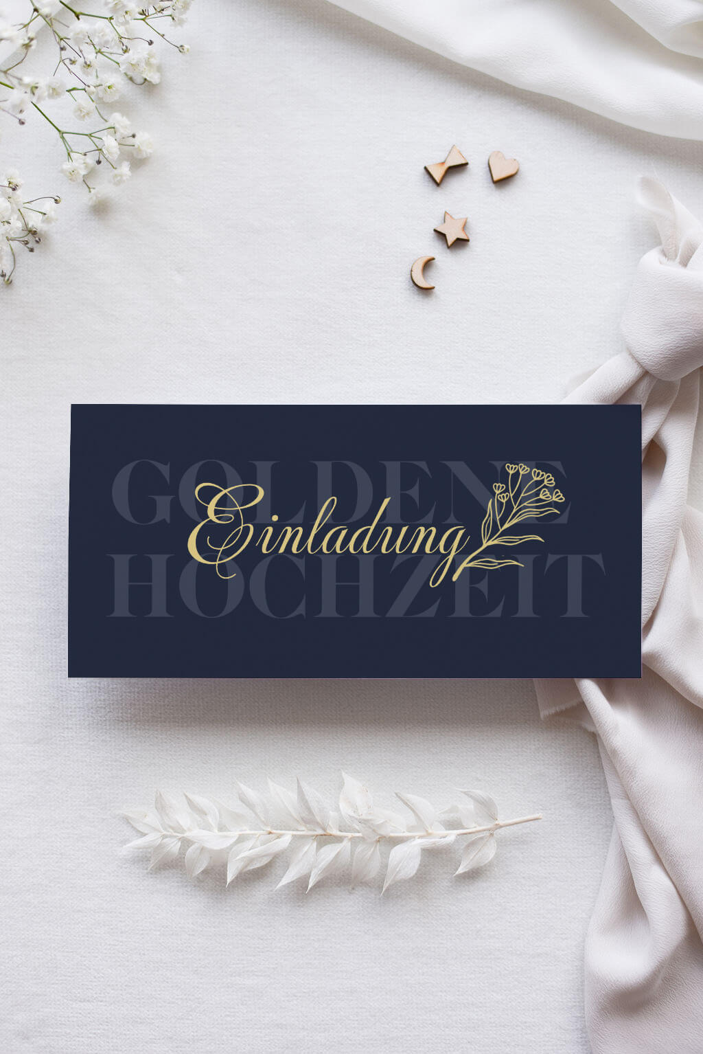 Einladung Goldene Hochzeit Text: Beispiel Einladungskarte mit goldenem Rahmen und Goldfolierung von Hochzeitsplaza