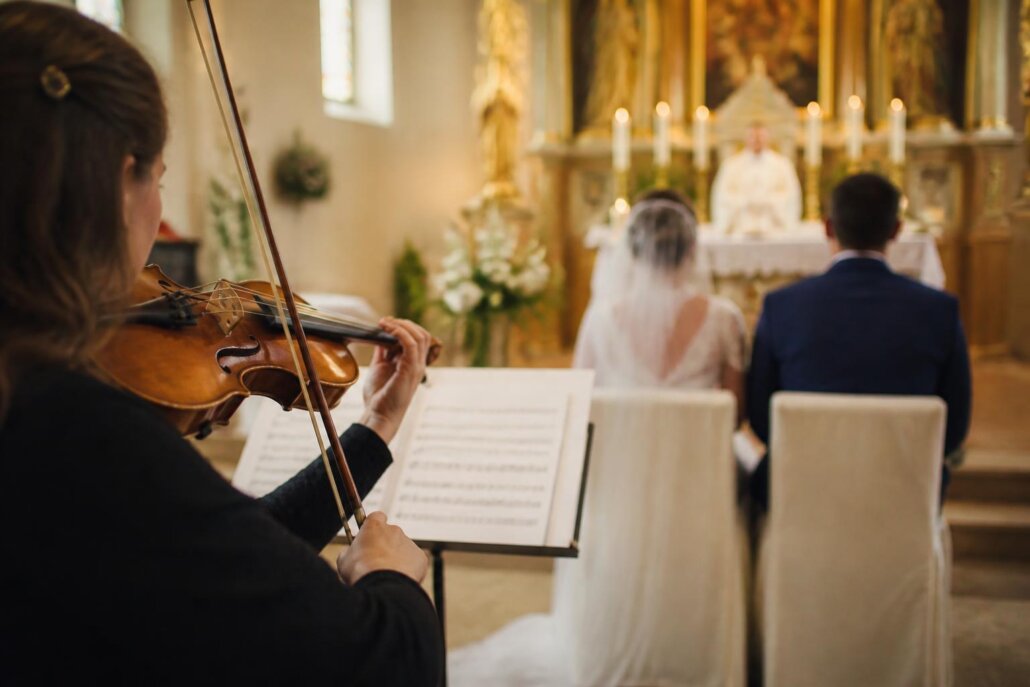 100 passende Hochzeitslieder für die Kirche